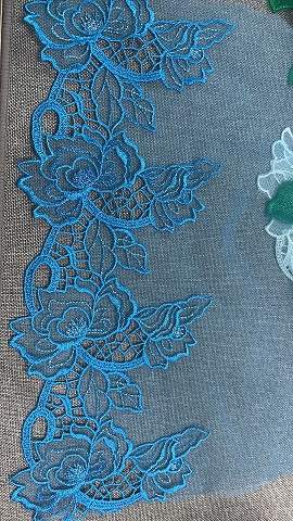 trim lace ຕາຫນ່າງທີ່ສະຫງ່າງາມ